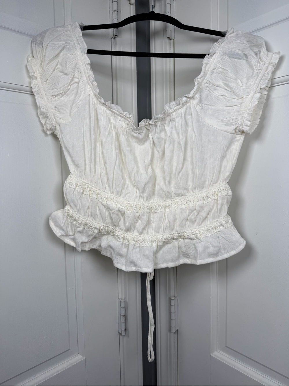 No Boundaries White Ruffled Tie-Front Crop Blouse - Picture 2 of 2